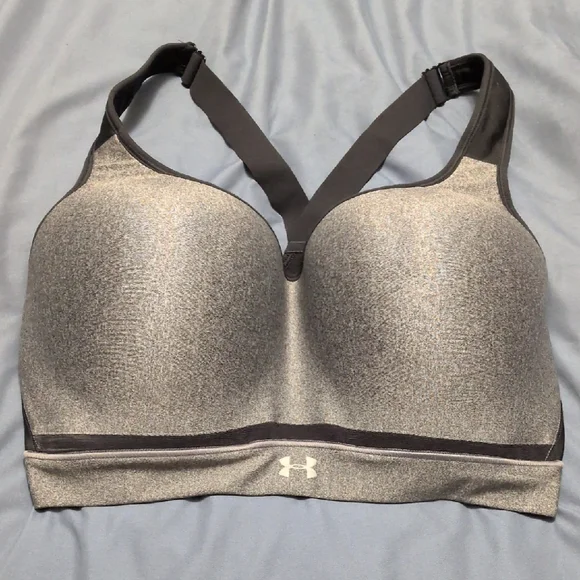 Under Armour Gray Sports Bra Sz 38DD Gym Workout Athletic - Picture 1 of 3